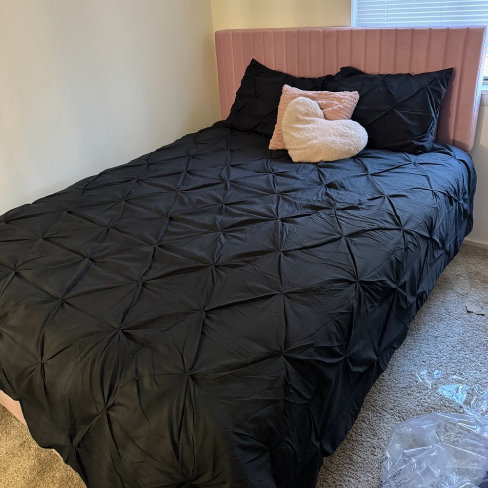 10% OFF PINK QUEEN SIZE BED FRAME